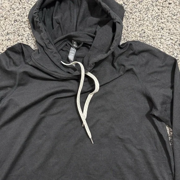 Vuori Heathered Black Halo Hoodie Top - Picture 2 of 5